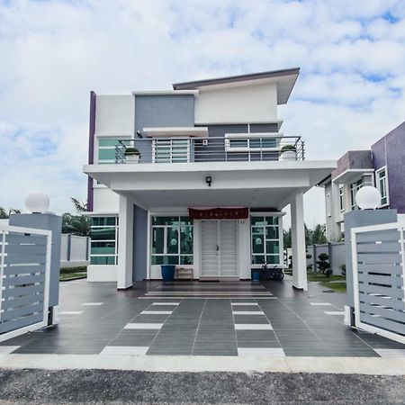 Ruby Homestay Melaka Eksteriør billede